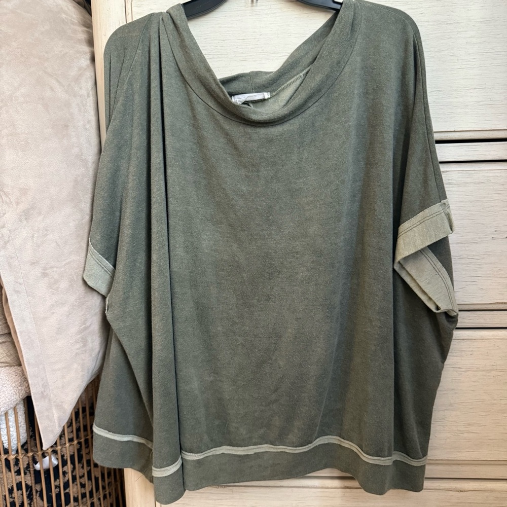 Shop Talulah Off the shoulder tee
